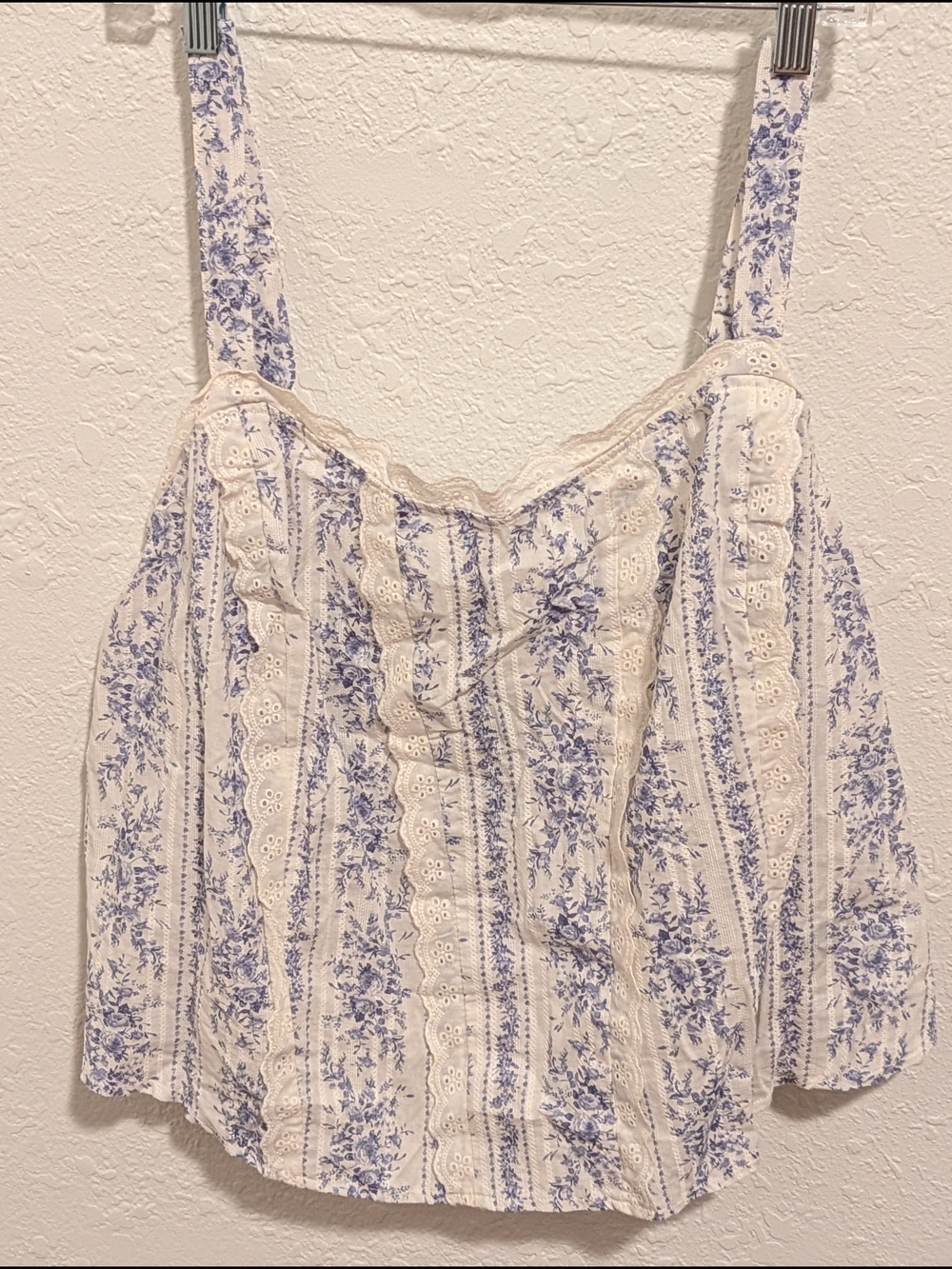 Floral Eyelet Lace Cami Tank Top - Cream & Light Blue